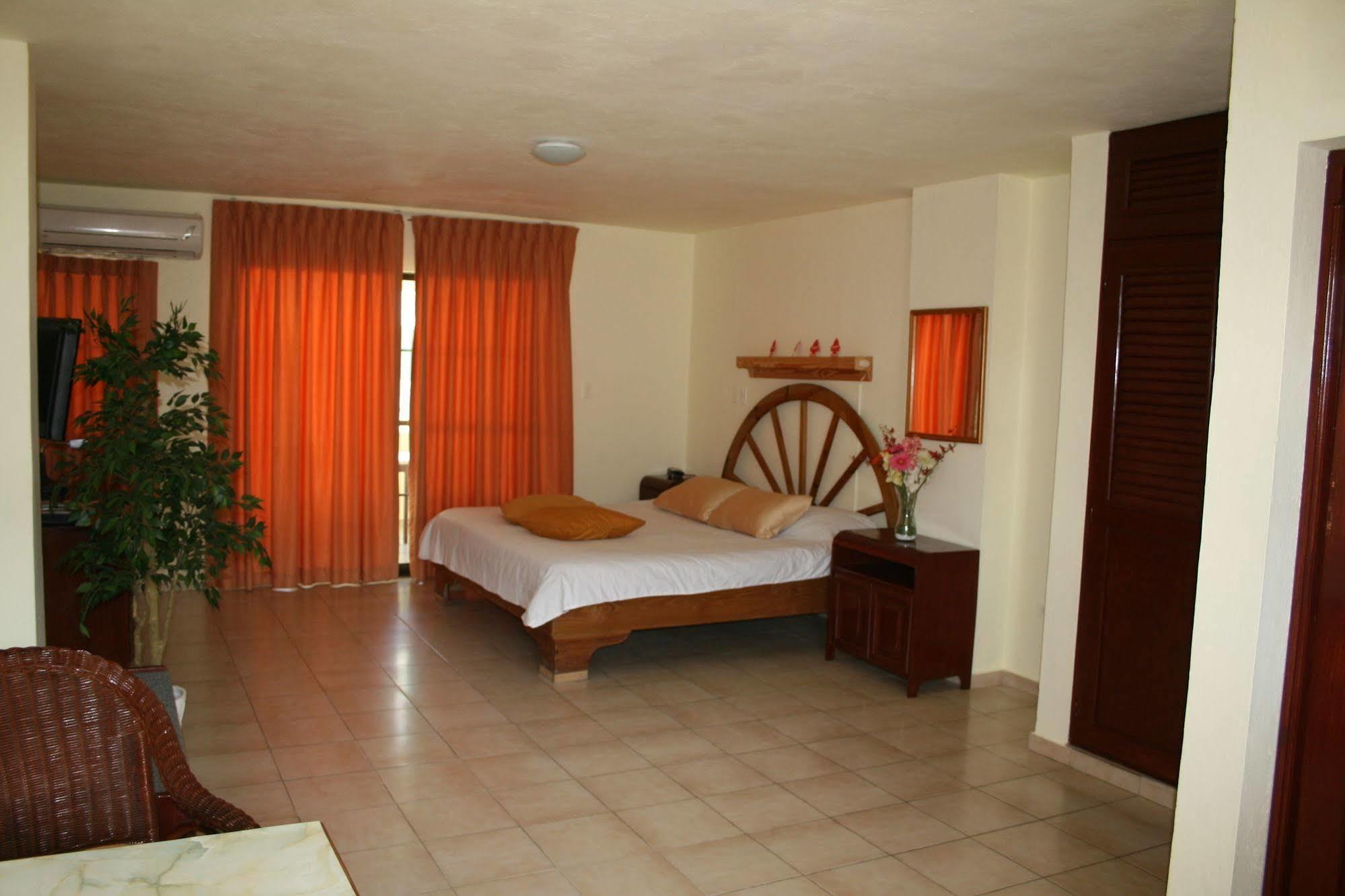 Hotel Plaza Europa Сосуа Экстерьер фото