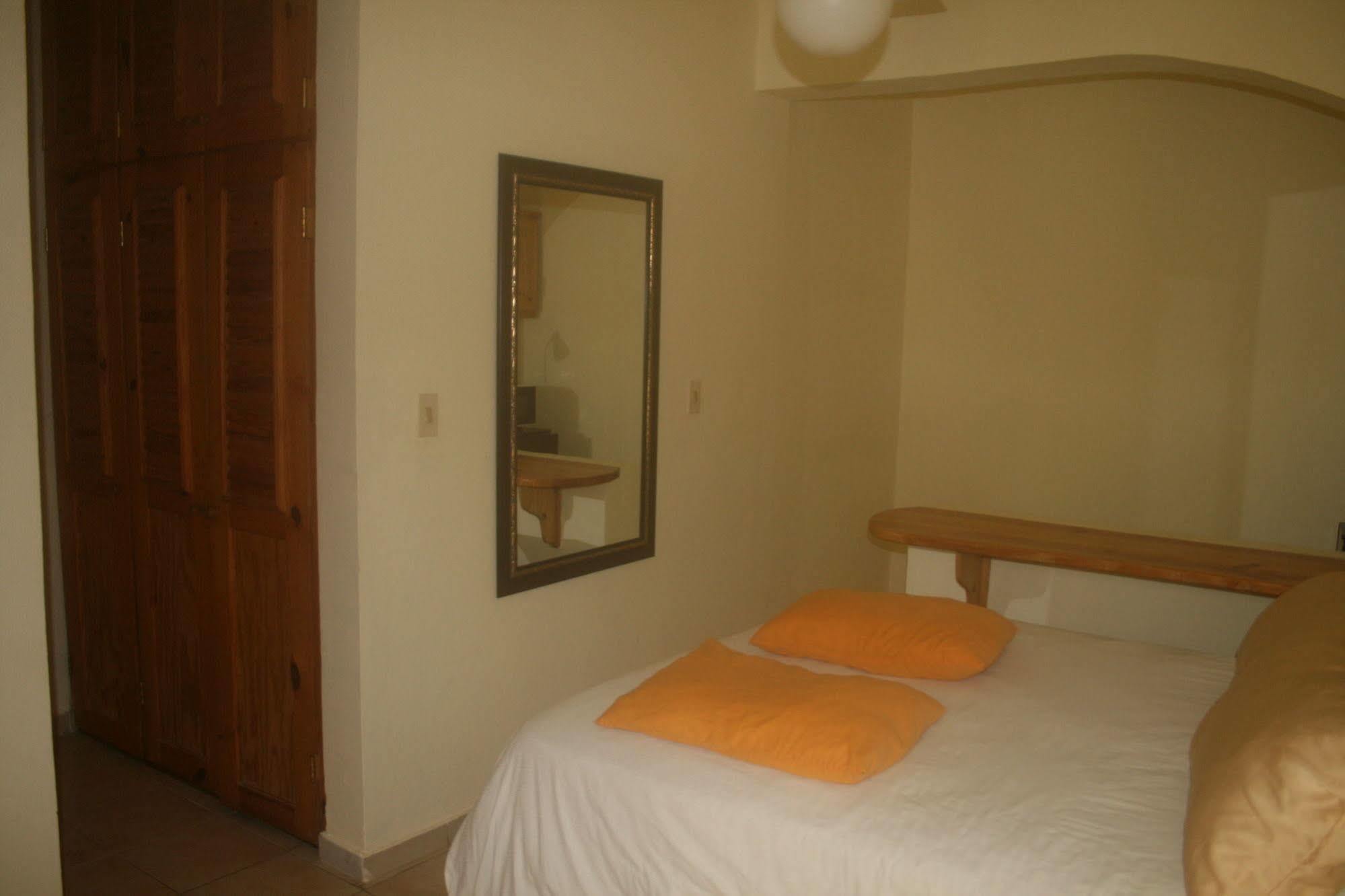 Hotel Plaza Europa Сосуа Экстерьер фото